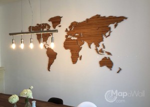 Wereldkaart met Zebrano hout