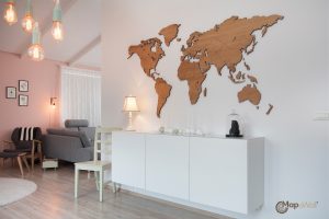 MapaWall eikenhouten wereldkaart - IJsland - interieur rechts